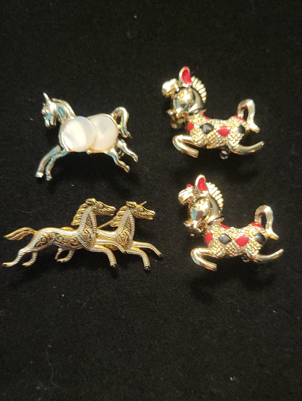 Gold & Red Horse Brooch Set